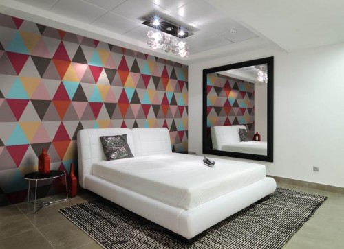contemporary-bedroom-with-geomteric-wallpaper